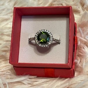 Emerald Silver Ring. Size 8